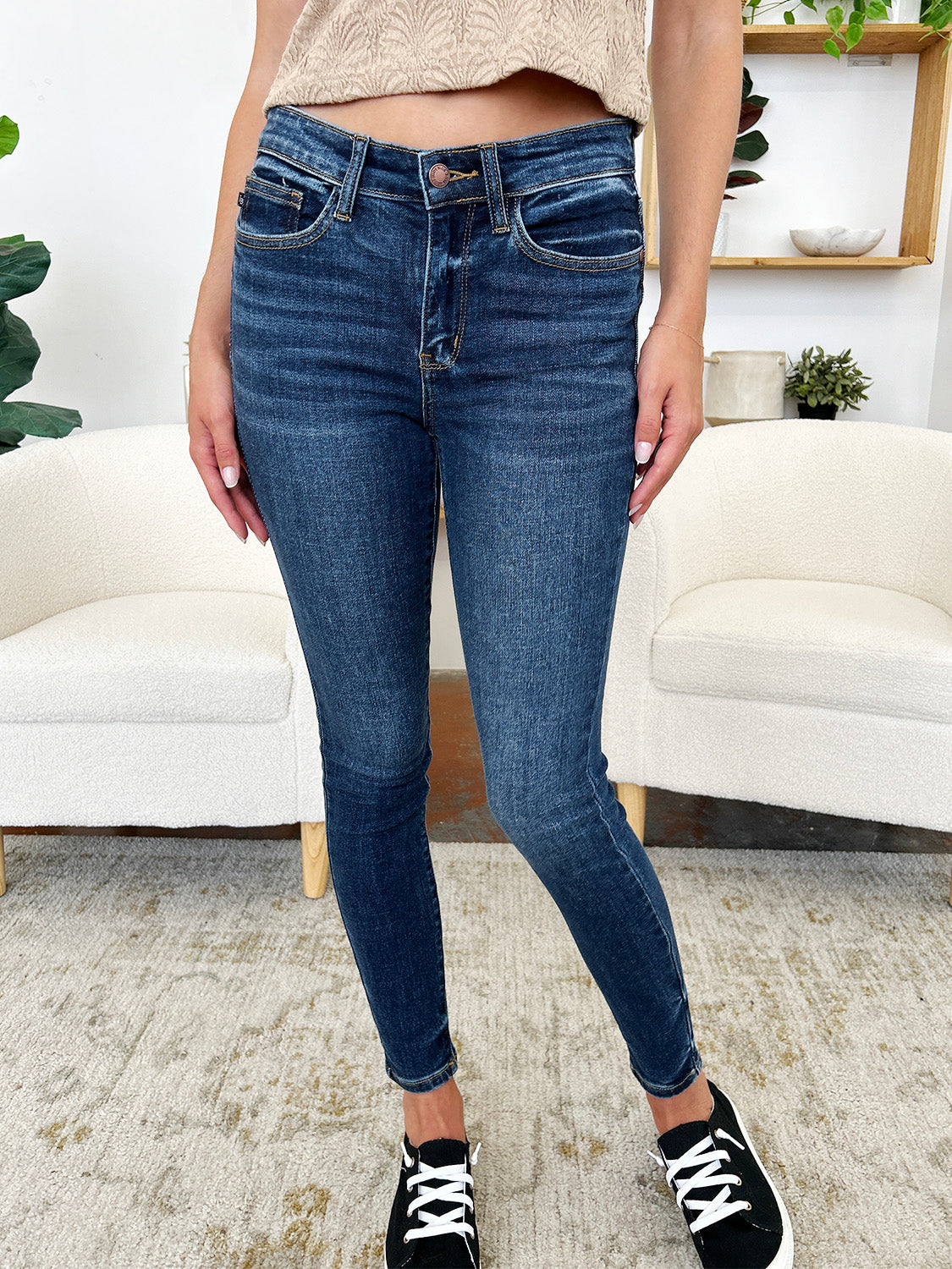 Judy Blue Full Size Classic Handsand Skinny Jeans