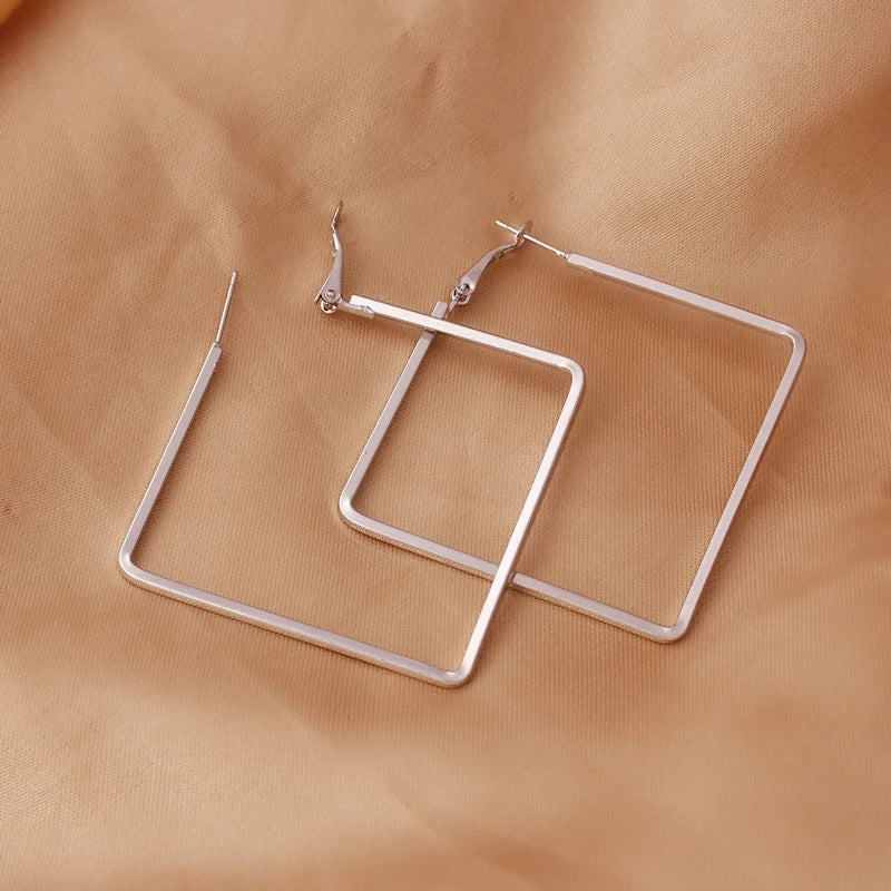 Hollow Big Square Hoop Earrings for Women Jewelry Minimalist Creative OL Statement Geometric Metal Rhombus Brincos Trendy Gift、