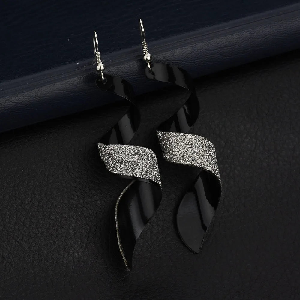 Korean Women's Dangle Charm Earrings Jewelry Stainless Steel Long Peculiar Earrings 2024 Luxury Design Trending for Girls