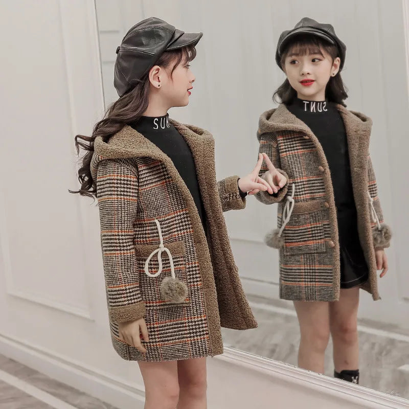 2024 Fashion Design Autumn Winter parka Girl Hairy clothes Long Woolen Coat for Kids Outerwear Grid pattern Padded Warm clothing