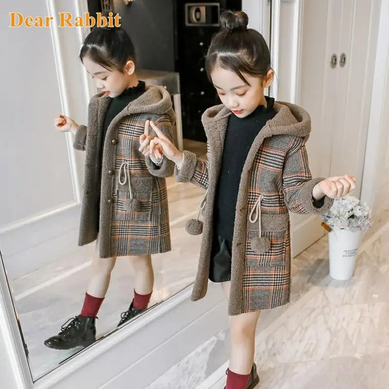 2024 Fashion Design Autumn Winter parka Girl Hairy clothes Long Woolen Coat for Kids Outerwear Grid pattern Padded Warm clothing