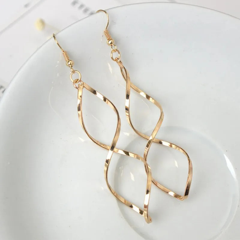 Korean Style Minimalist Spiral Wave Curve Earrings For Women Gift Ear Fashion Wedding  Jewelry