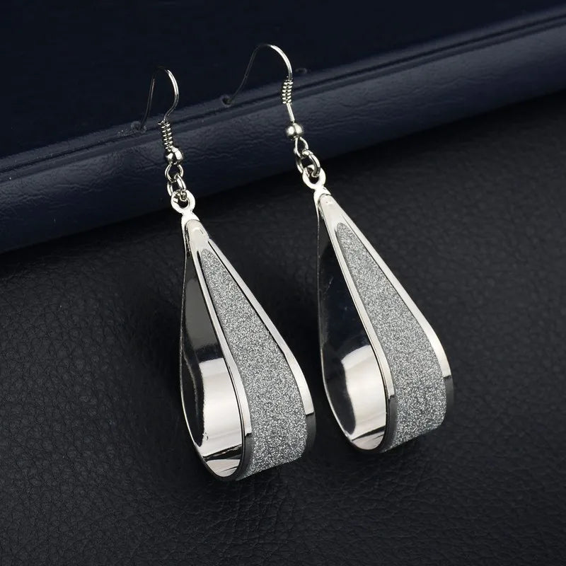 Korean Women's Dangle Charm Earrings Jewelry Stainless Steel Long Peculiar Earrings 2024 Luxury Design Trending for Girls