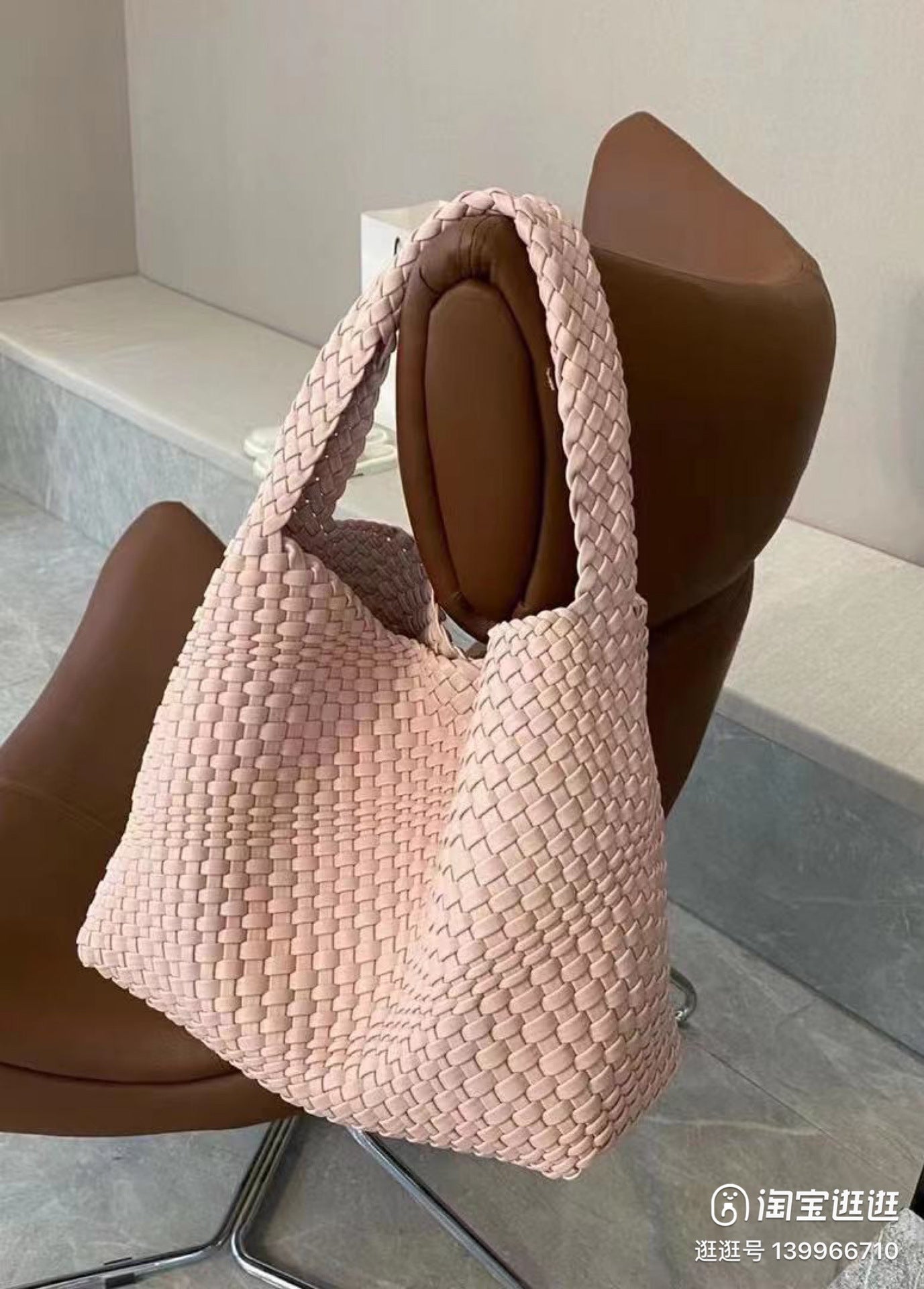 New high-end hand-woven bag large-capacity shoulder tote bag underarm bag bucket bag mother-and-child bag trend