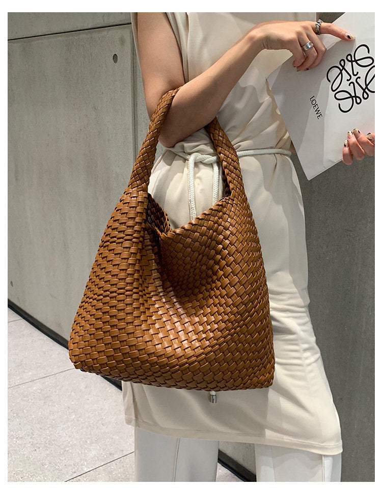 New high-end hand-woven bag large-capacity shoulder tote bag underarm bag bucket bag mother-and-child bag trend