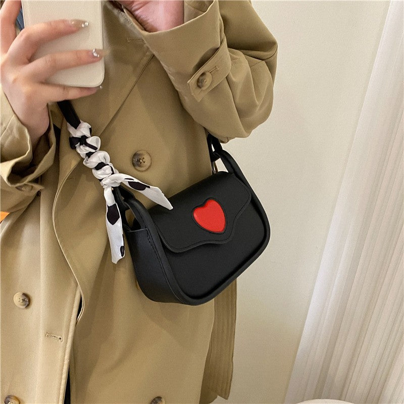 Small bag for women spring and summer all-match new fashion love retro saddle bag niche shoulder messenger bag