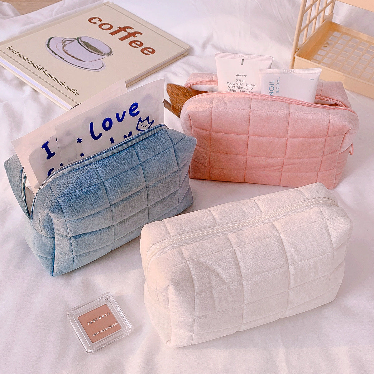 Pillow bag autumn and winter simple cosmetic bag large capacity soft and comfortable storage bag student cosmetics storage bag