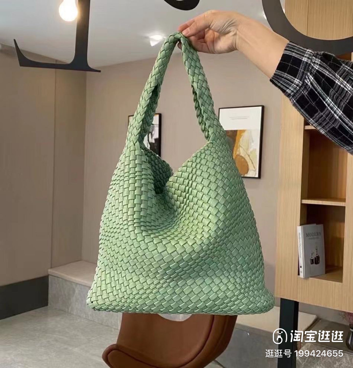 New high-end hand-woven bag large-capacity shoulder tote bag underarm bag bucket bag mother-and-child bag trend