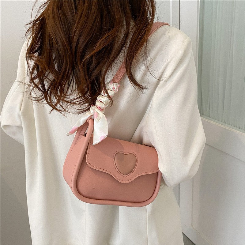 Small bag for women spring and summer all-match new fashion love retro saddle bag niche shoulder messenger bag