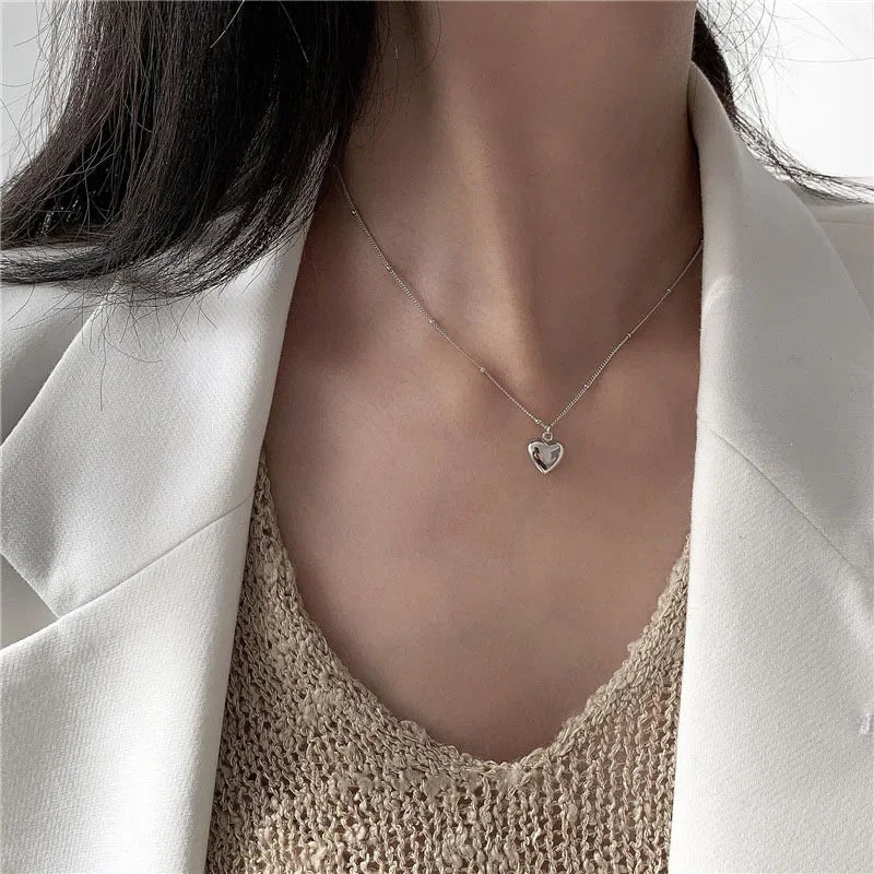 New Cross-border Couple Cavicle Chain Geometric Heart-shaped Light Luxury Temperament Simple Sweet Love Pendant Necklace Jewelry