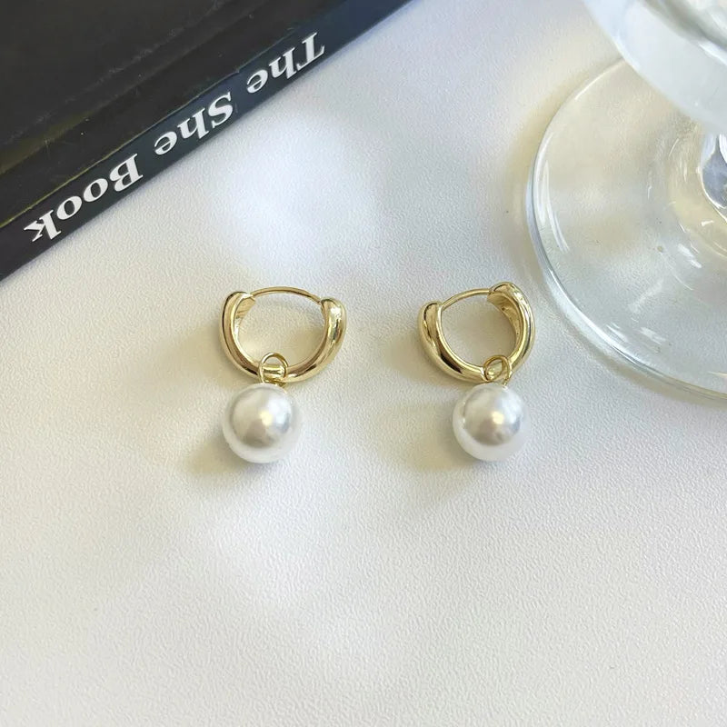 2024 New Cute Pearl Studs Hoop Earrings for Women Silver Color Eardrop Minimalist Tiny Huggies Hoops Wedding Fashion Jewelry