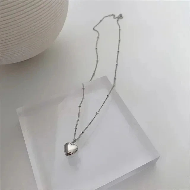 New Cross-border Couple Cavicle Chain Geometric Heart-shaped Light Luxury Temperament Simple Sweet Love Pendant Necklace Jewelry