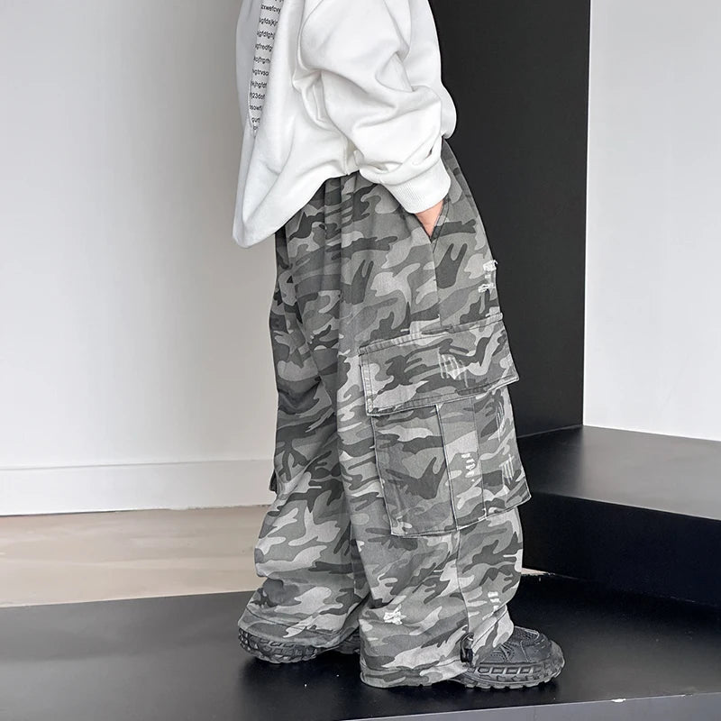 Baby autumn pants boys autumn children's clothing 2024 new style camouflage torn overalls