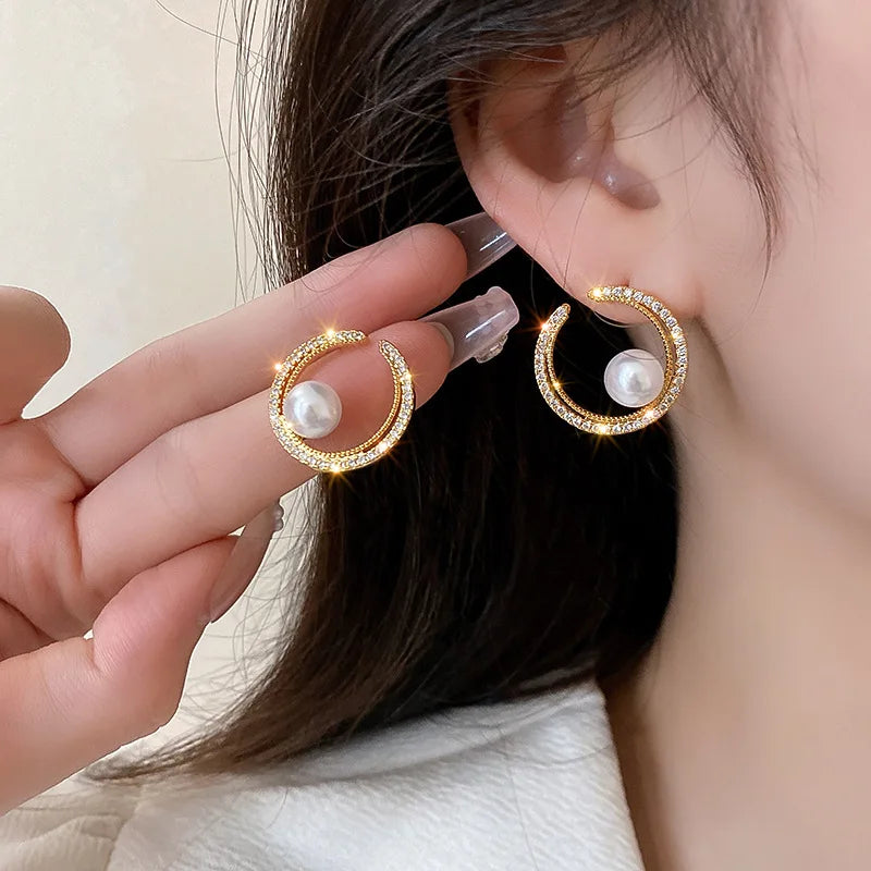 2023 New Design Irregular U-shaped Gold Color Earrings for Woman Korean Crystal Fashion Jewelry Unusual Accessories Girls