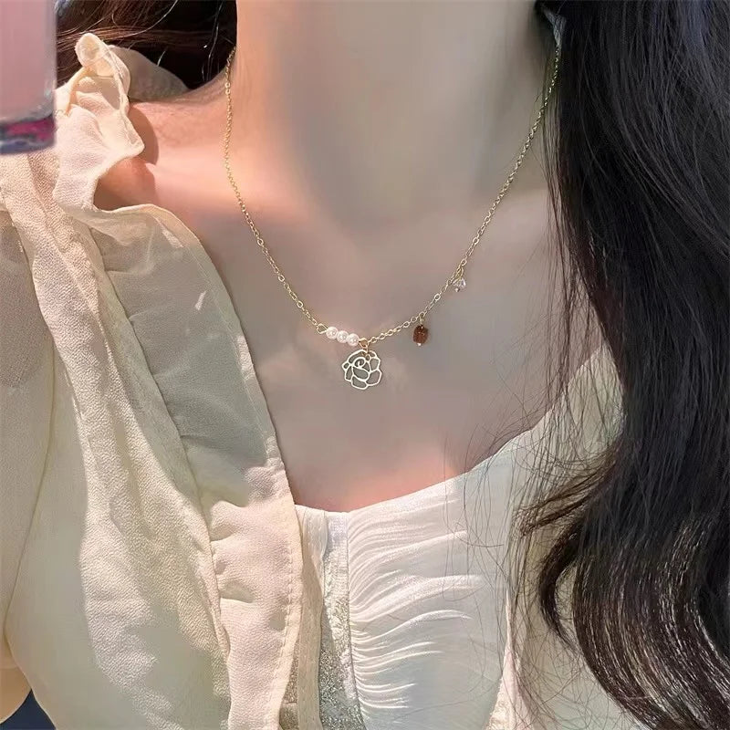 Fashion Trend Unique Design Elegant Exquisite Simple Zircon Star Snake Bone Chain Necklace Women Jewelry Party Gift Wholesale