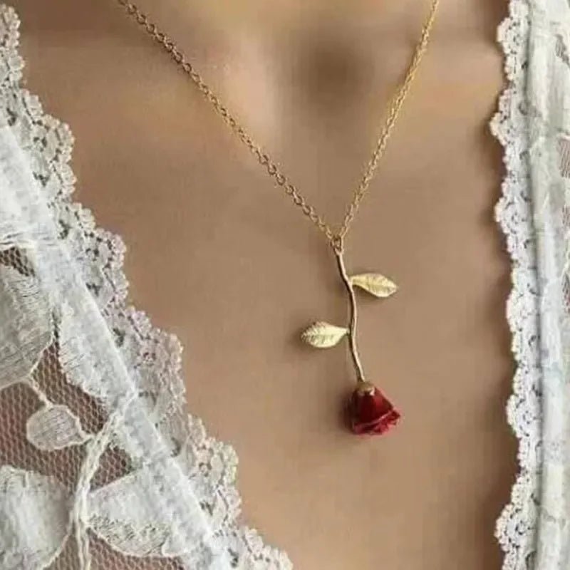 European and American Fashion Personality Temperament Red Rose Pendant Necklace Women's Simple and Creative Oil Drop Necklace