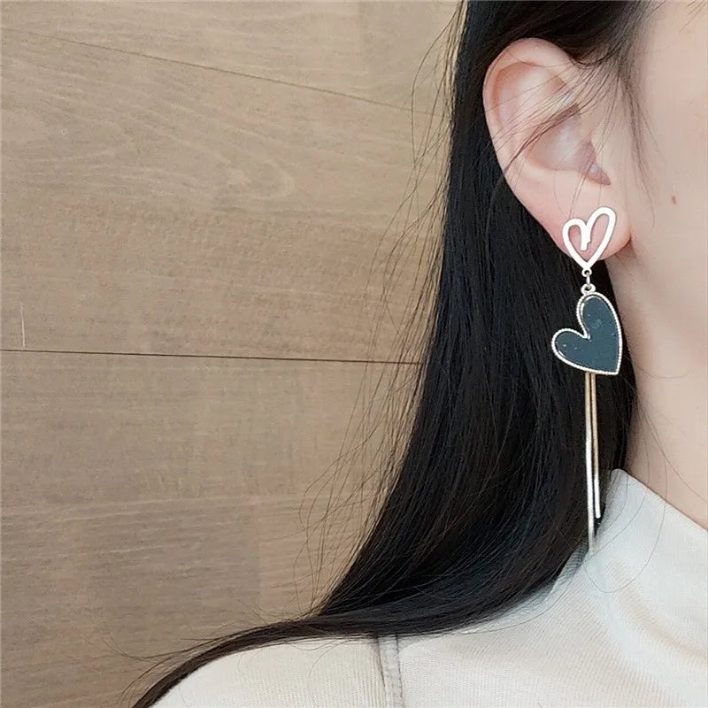 S925 Silver Needle Asymmetric Love Tassel Fashion Heart-shaped Long Earrings Jewelry Black And White Exaggerated Earrings Brinco