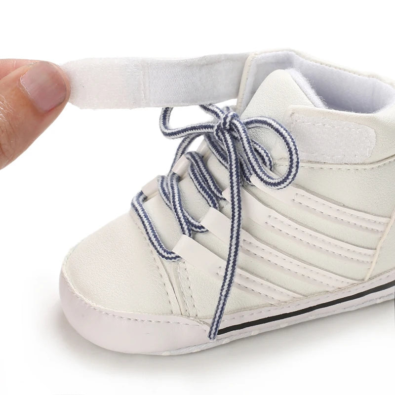 Spring and Autumn Baby Shoes Fashion Classic White PU High Top Sports Shoes Soft Sole Comfortable Casual Walking Shoes