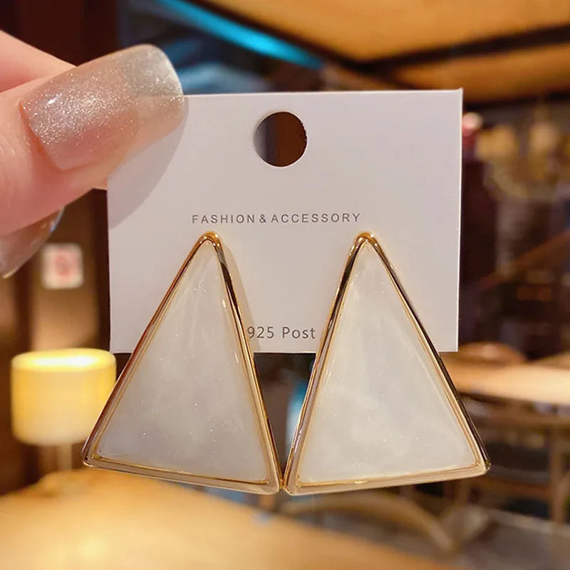 New Retro Style Exaggerated Geometric Triangle  Earrings For Women French Fashion Jewelry Design Personalized Earrings