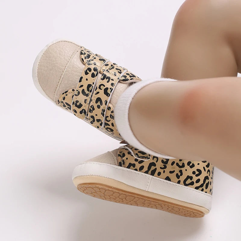 0-18M Newborn Baby Shoes Female Baby Cute Leopard Pattern Sports Shoes Sandals Soft Sole Comfortable Walking Shoes