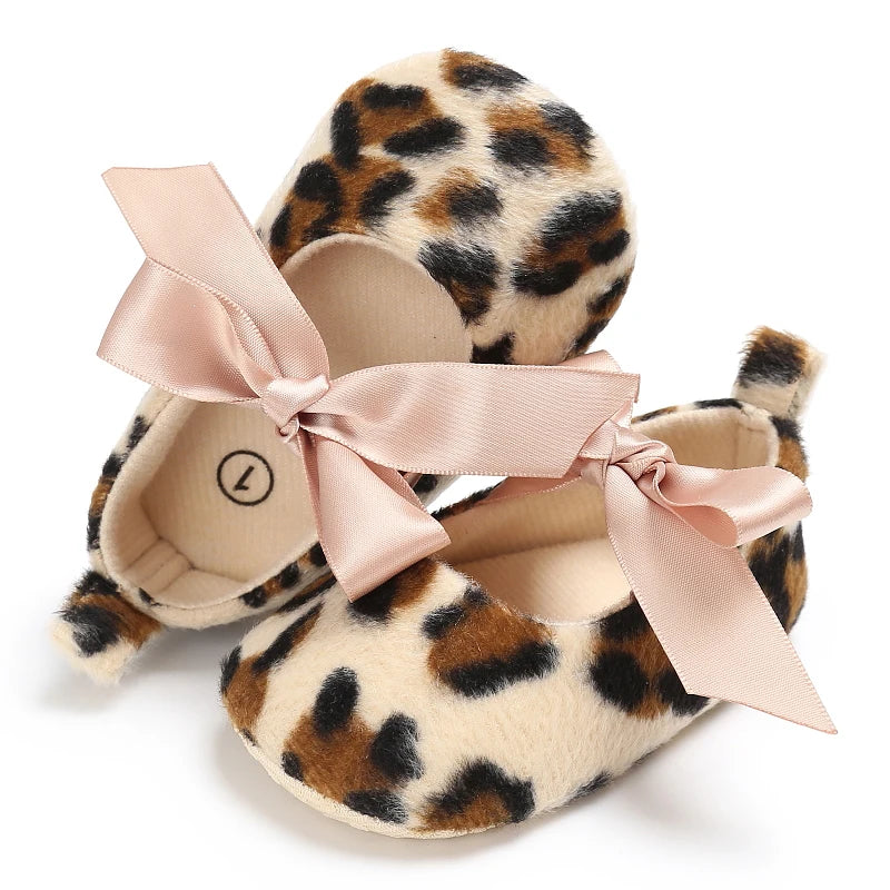 0-18M Newborn Baby Shoes Female Baby Cute Leopard Pattern Sports Shoes Sandals Soft Sole Comfortable Walking Shoes