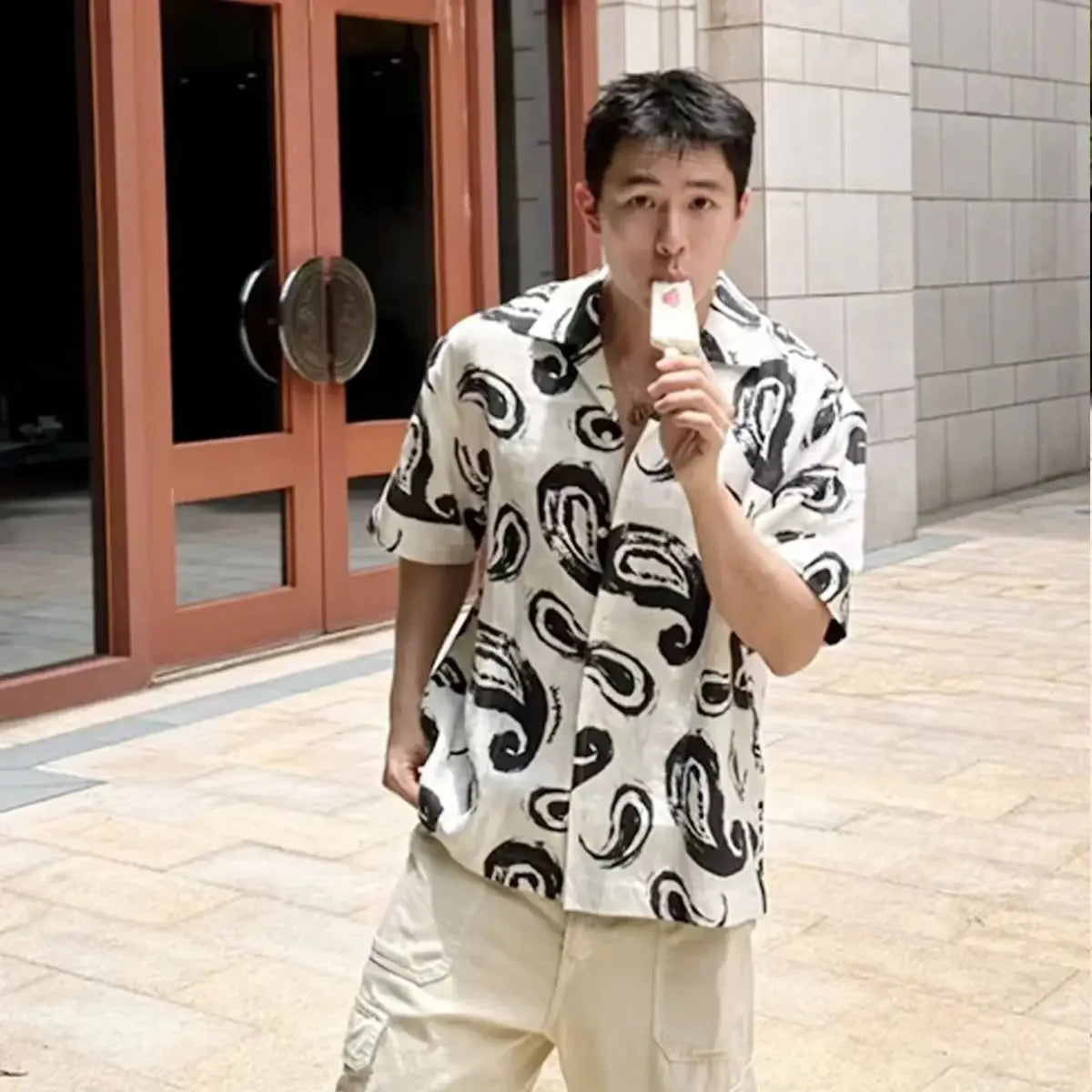 Hip Hop Black White Print Summer Button Up Shirt Women Men Short Sleeve Shirt Hong Kong Style Ins 2024 Hawaiian Beach Shirts