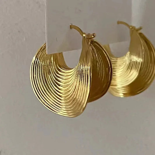 Vintage Metal Gold Color Irregular Striped Ear Buckle Earrings for Women Girls Exaggerated Spiral Opening Earrings Jewelry Gifts