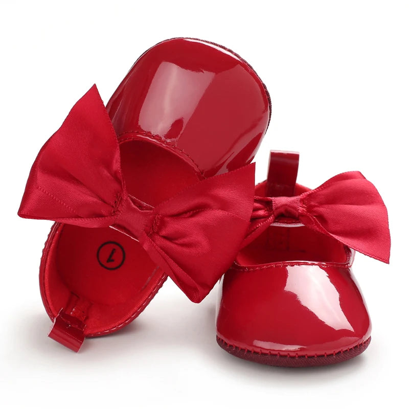 Spring and Autumn Girl Baby Shoes Classic Fashion Red Theme Cute Bow Princess Shoes Rubber Sole Anti slip Comfortable Walking Sh