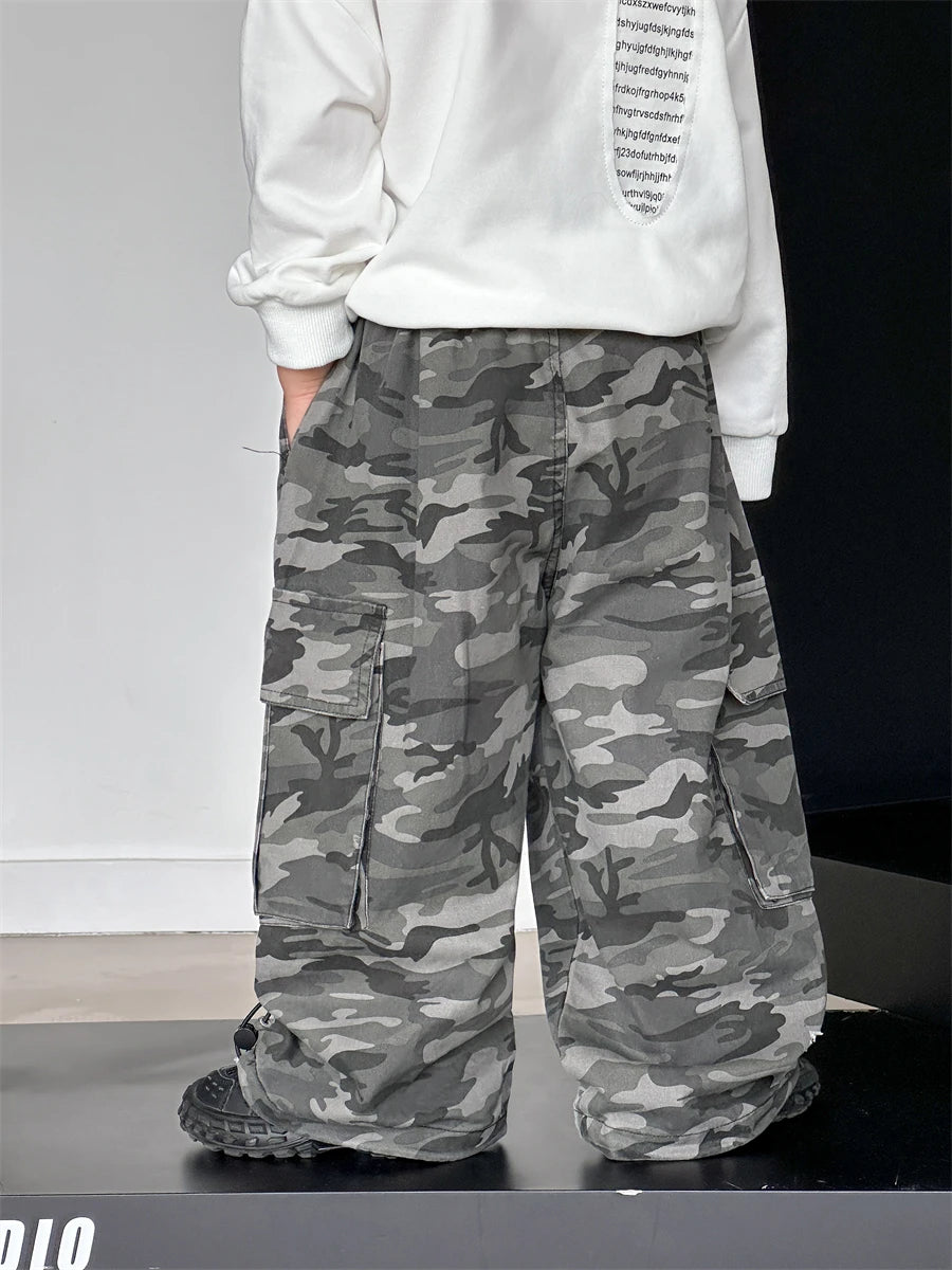 Baby autumn pants boys autumn children's clothing 2024 new style camouflage torn overalls