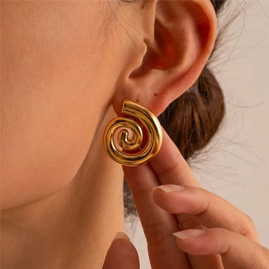 Vintage Gold Color Swirl Twisted Geometric Stud Earrings Women Retro Fashion Chain Heart Shell Shape Ear Studs Jewelry Gifts