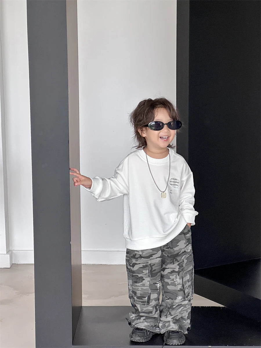 Baby autumn pants boys autumn children's clothing 2024 new style camouflage torn overalls