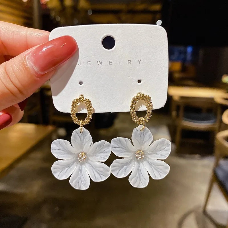 Korean Translucent White Flower Drop Earrings For Women Jewelry 2024 Trending New Fresh Resin Petals Crystal Women's Earrings