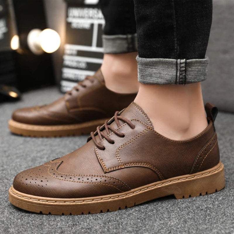 2024 New Men Oxford Shoes Luxury High Quality Brogue Dress Shoes for Men Classic Business Leather Shoes Fashion Men Casual Shoe