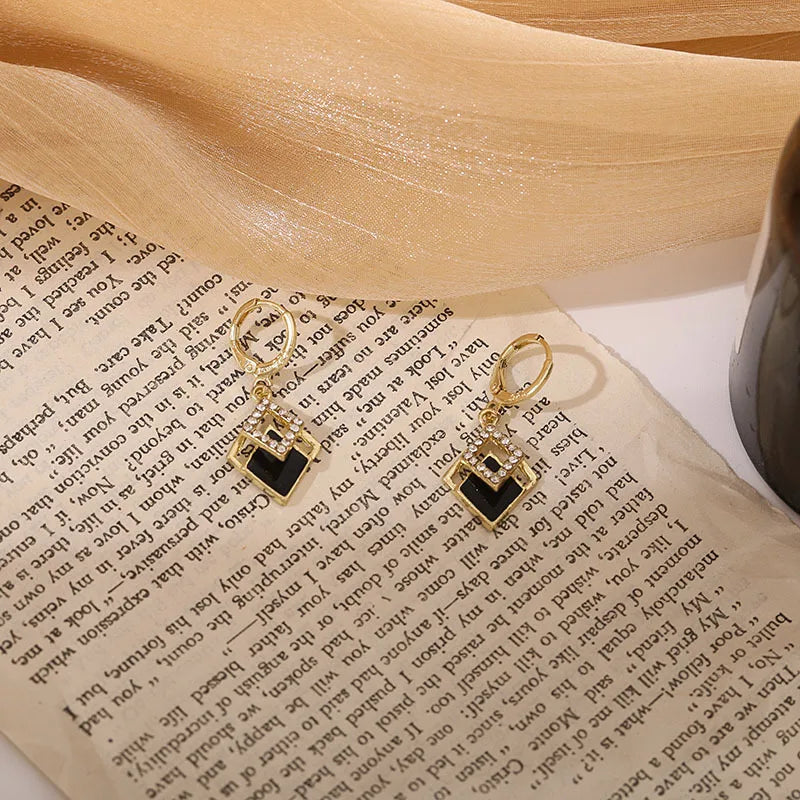 Black Rhombus Pendants Women's Hanging Earrings Gold Color Buckle Drop Earrings Rhinestone Statement Earrings Party oorbellen