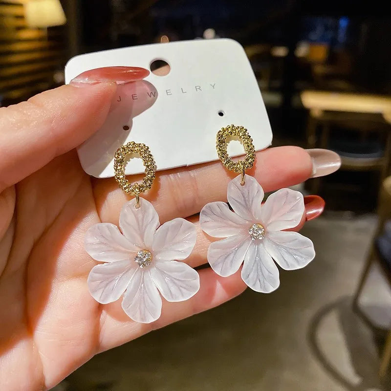 Korean Translucent White Flower Drop Earrings For Women Jewelry 2024 Trending New Fresh Resin Petals Crystal Women's Earrings