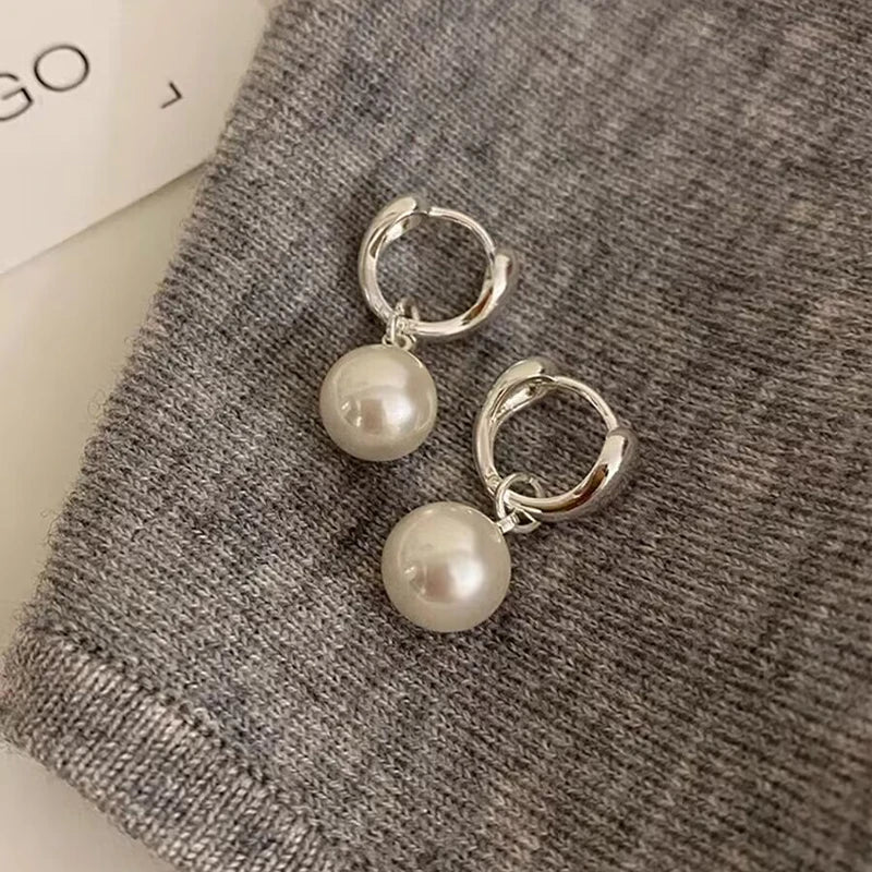 2024 New Cute Pearl Studs Hoop Earrings for Women Silver Color Eardrop Minimalist Tiny Huggies Hoops Wedding Fashion Jewelry