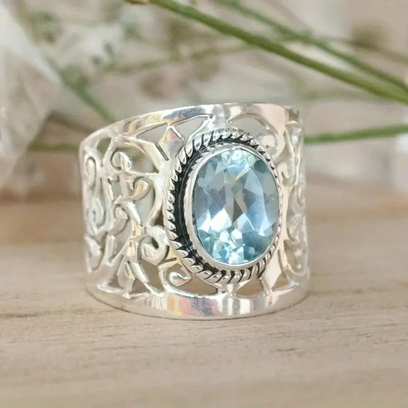 Exquisite Silver Color Oval Inlaid with Sea Blue Stones Rings Fashion Metal Carving Hollow Pattern Party Ring