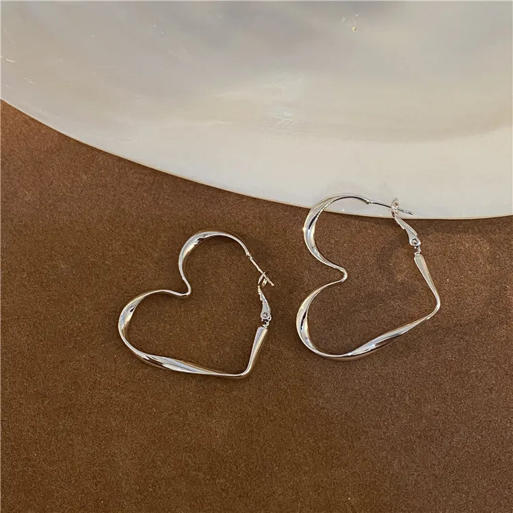 New Big Heart Hoop Earring Minimalist Statement Metal Gold Silver Color Pendant Ear For Women Punk Jewelry Wholesale Gift