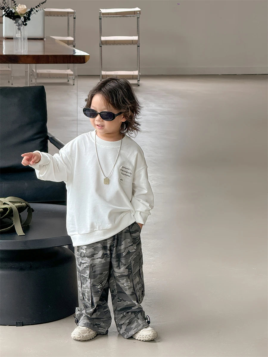 Baby autumn pants boys autumn children's clothing 2024 new style camouflage torn overalls