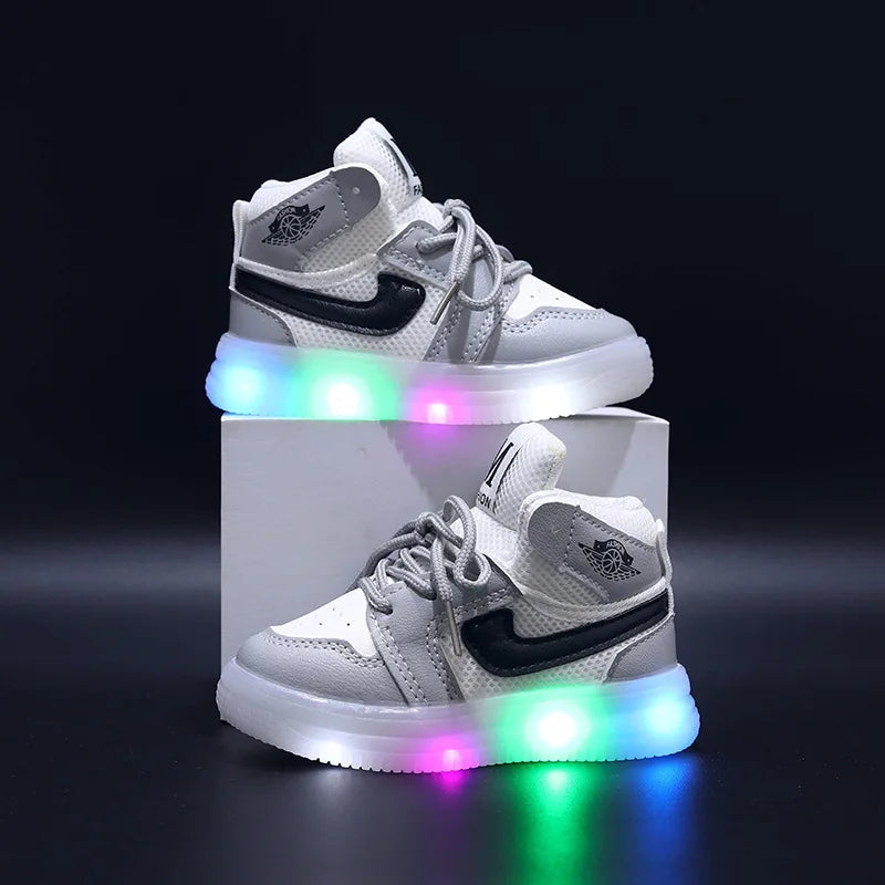 2024 Kids Hot Selling Four Season Girls Boys Sneaker Children Casual LED Luminous Sport Shoes Winter Light Up Shoes