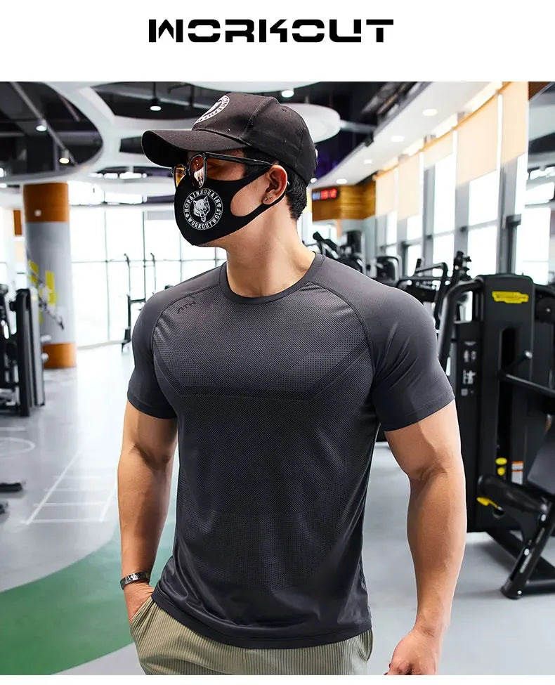 Men Dry Fit Sport Short Sleeve T-shirt Running Compression Sweatshirt Tight Sportswear Gym Fitness Elastic Shirts Top Rash Guard