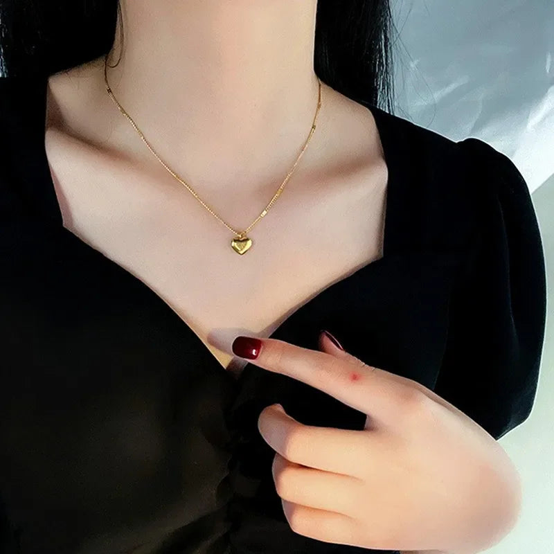 New Cross-border Couple Cavicle Chain Geometric Heart-shaped Light Luxury Temperament Simple Sweet Love Pendant Necklace Jewelry