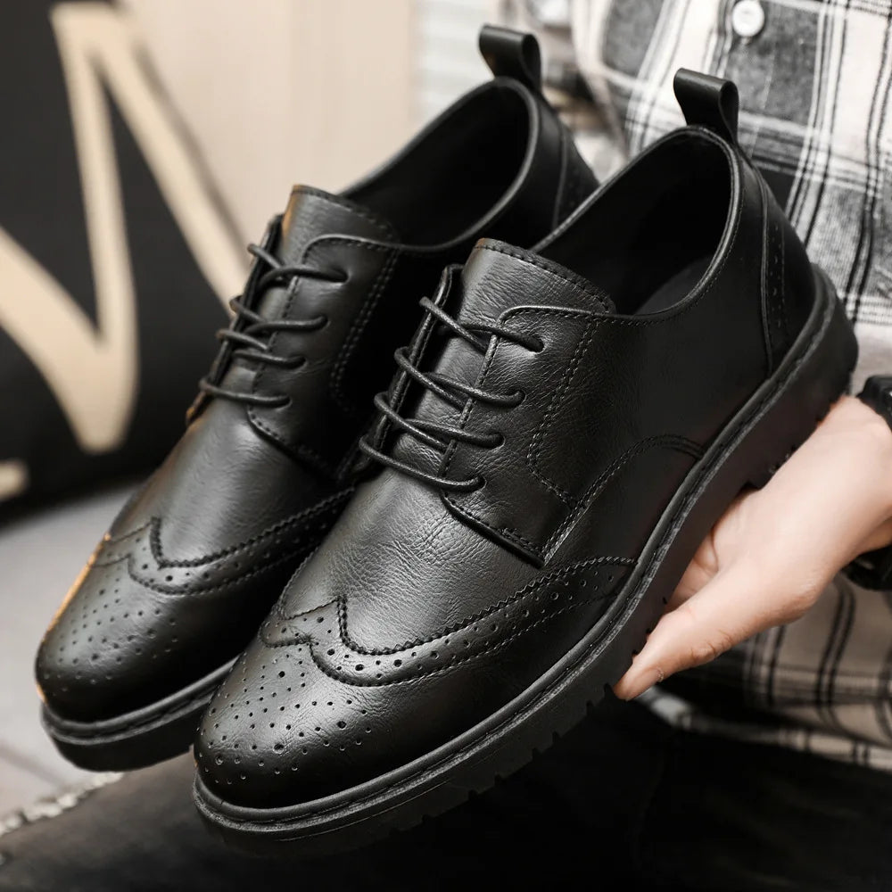 2024 New Men Oxford Shoes Luxury High Quality Brogue Dress Shoes for Men Classic Business Leather Shoes Fashion Men Casual Shoe