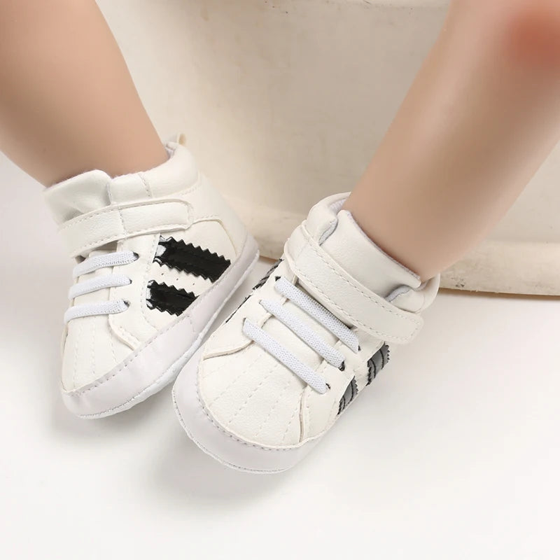 Spring and Autumn Baby Shoes Fashion Classic White PU High Top Sports Shoes Soft Sole Comfortable Casual Walking Shoes