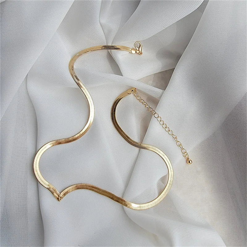 Simple Creative V-shaped Necklace For Women Flat Snake Chain Choker Fashion Blade Chains Neck Accessories Jewelry Gift