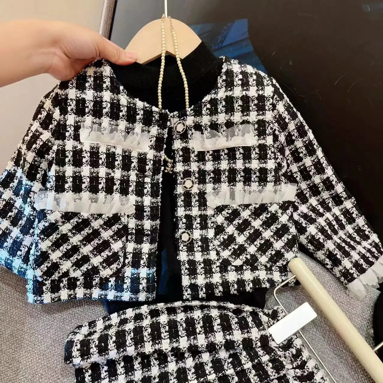 New Girls Set 2024 Autumn Baby Checkered Top Coat Short Skirt Sweet and Gentle Two Piece Set