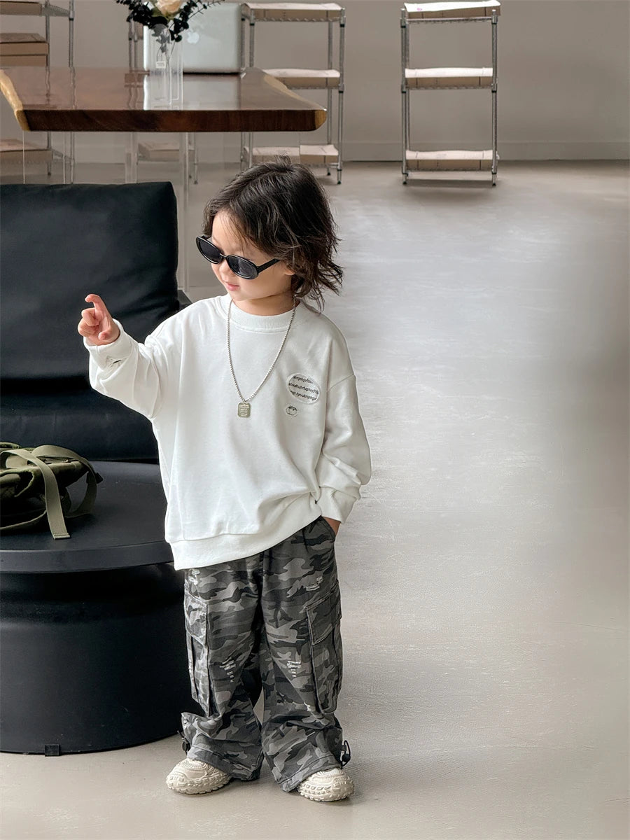 Baby autumn pants boys autumn children's clothing 2024 new style camouflage torn overalls