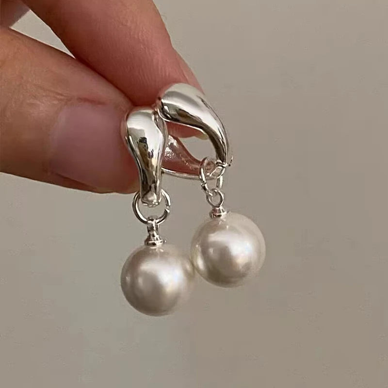 2024 New Cute Pearl Studs Hoop Earrings for Women Silver Color Eardrop Minimalist Tiny Huggies Hoops Wedding Fashion Jewelry