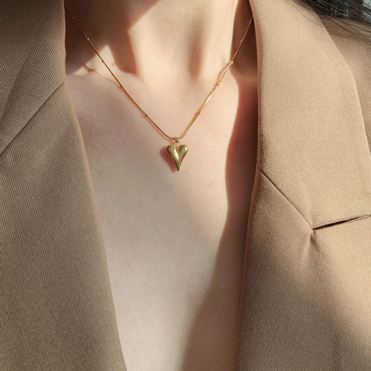 New Cross-border Couple Cavicle Chain Geometric Heart-shaped Light Luxury Temperament Simple Sweet Love Pendant Necklace Jewelry