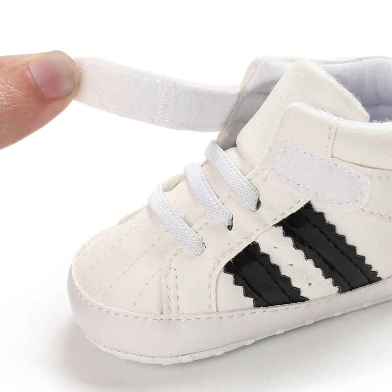 Spring and Autumn Baby Shoes Fashion Classic White PU High Top Sports Shoes Soft Sole Comfortable Casual Walking Shoes